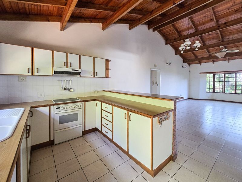 Stunning 3-Bedroom Townhouse in Umtentweni with amazing Sea Views - Photo 6