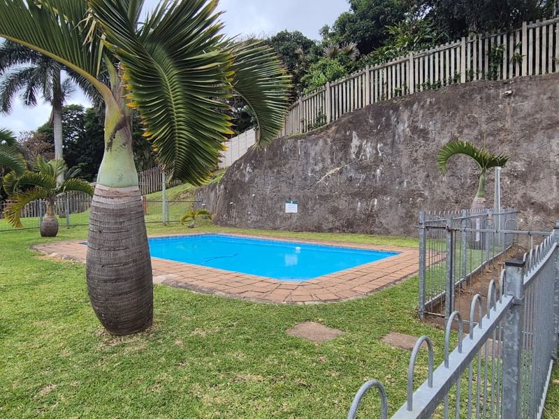 3 Bedroom Town House for sale in Amanzimtoti - Photo 4
