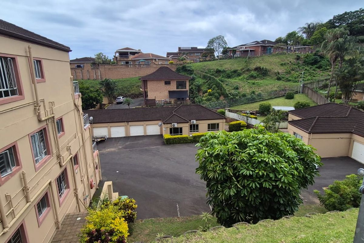 3 Bedroom Town House for sale in Amanzimtoti - Photo 5