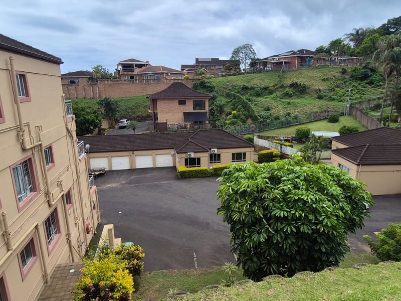 3 Bedroom Town House for sale in Amanzimtoti - Photo 5