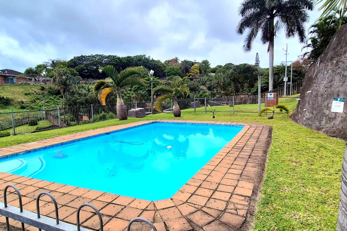 3 Bedroom Town House for sale in Amanzimtoti - Photo 3