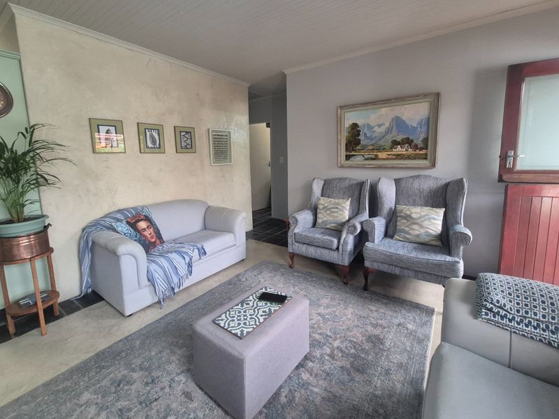 Cosy 3-Bedroom Townhouse in Brenton Park - Photo 5