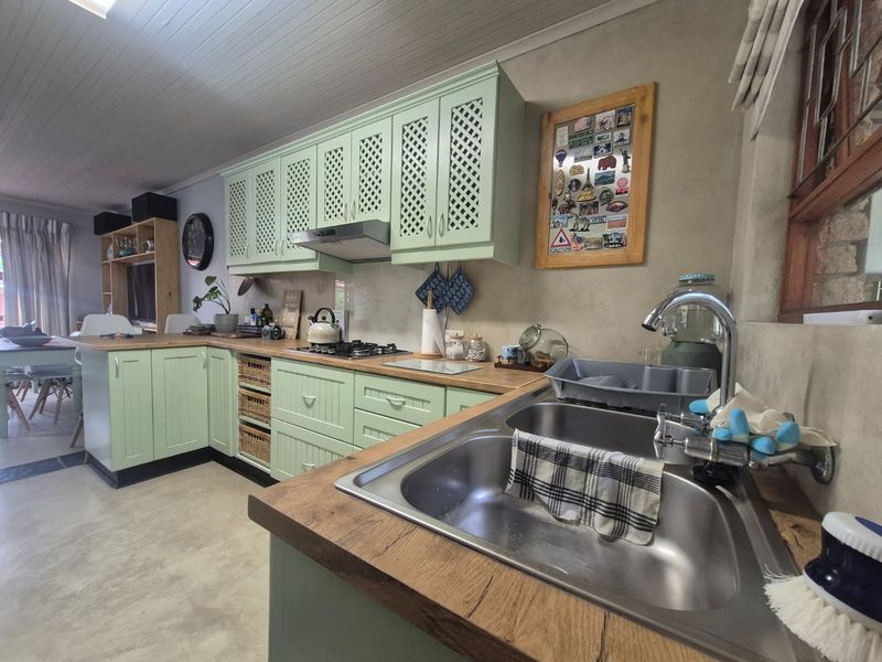 Cosy 3-Bedroom Townhouse in Brenton Park - Photo 9