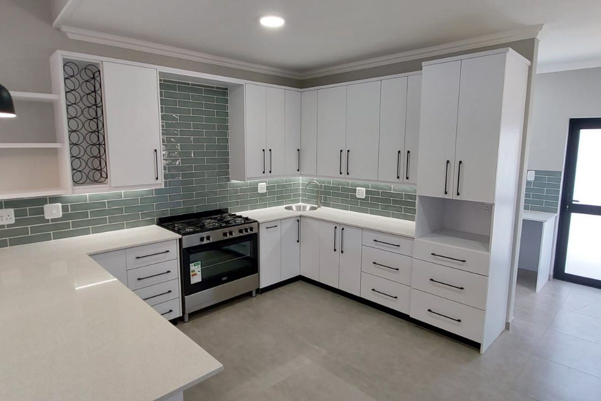 Brand-New Modern 3 Bedroom Home for Sale in Aston Bay - Photo 4