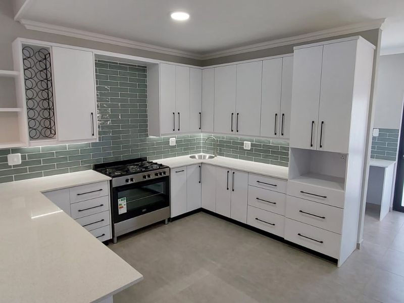 Brand-New Modern 3 Bedroom Home for Sale in Aston Bay - Photo 4