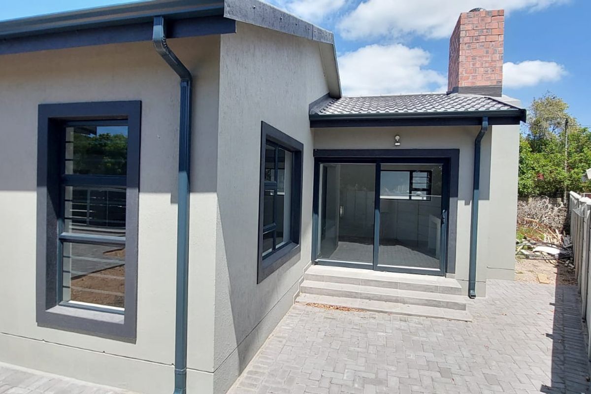 Brand-New Modern 3 Bedroom Home for Sale in Aston Bay - Photo 2