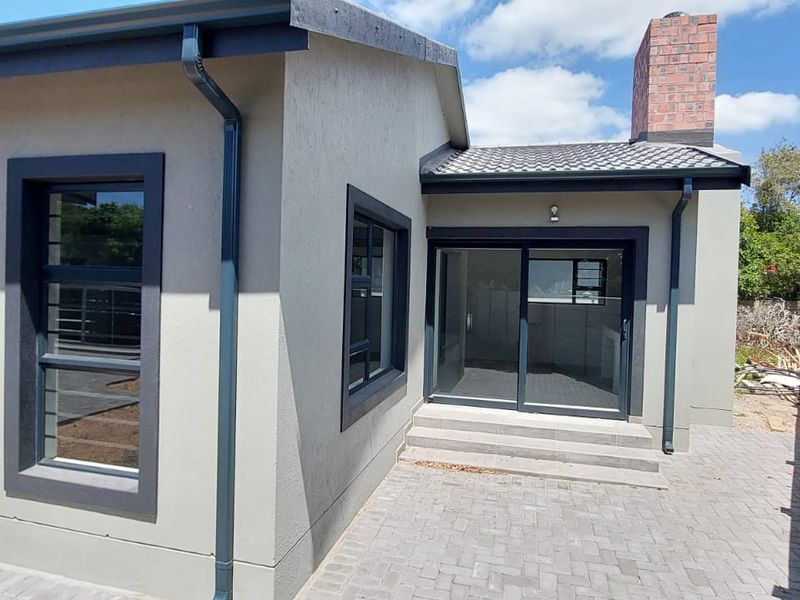 Brand-New Modern 3 Bedroom Home for Sale in Aston Bay - Photo 2