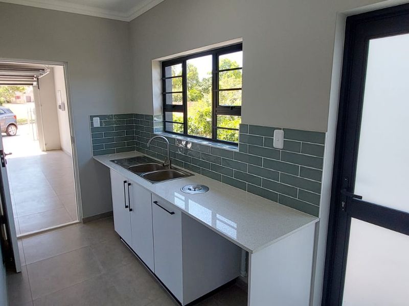 Brand-New Modern 3 Bedroom Home for Sale in Aston Bay - Photo 7
