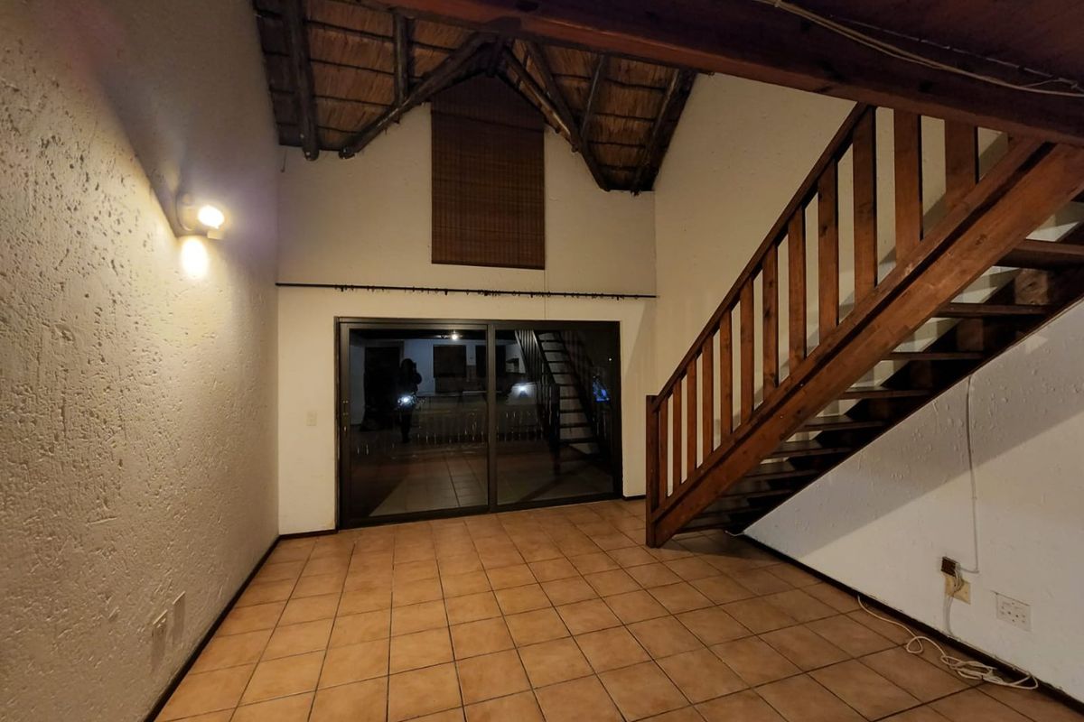 2 Bedroom Townhouse in Savuti Sunninghill - Photo 2