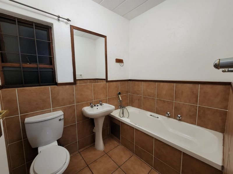 2 Bedroom Townhouse in Savuti Sunninghill - Photo 10