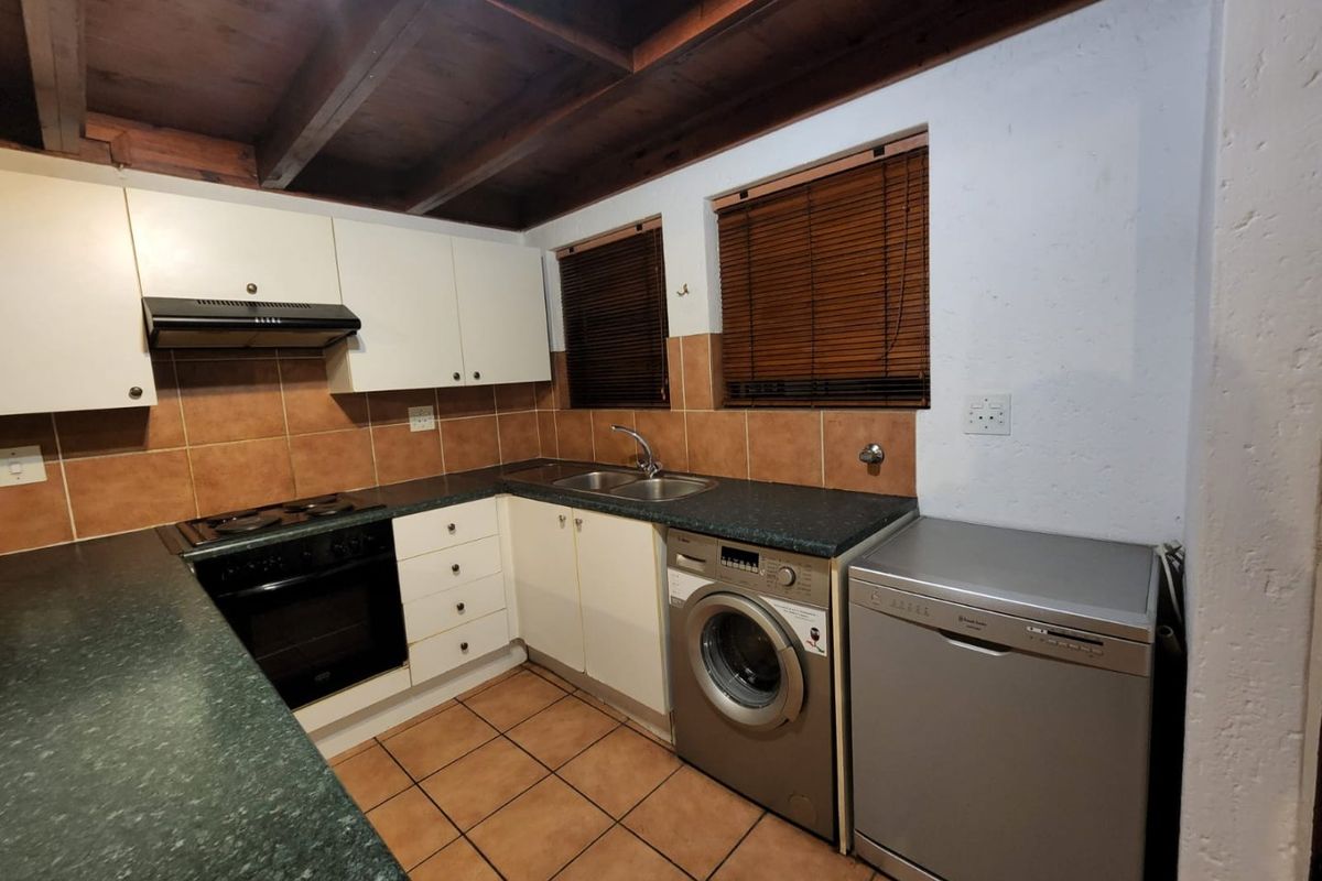 2 Bedroom Townhouse in Savuti Sunninghill - Photo 3