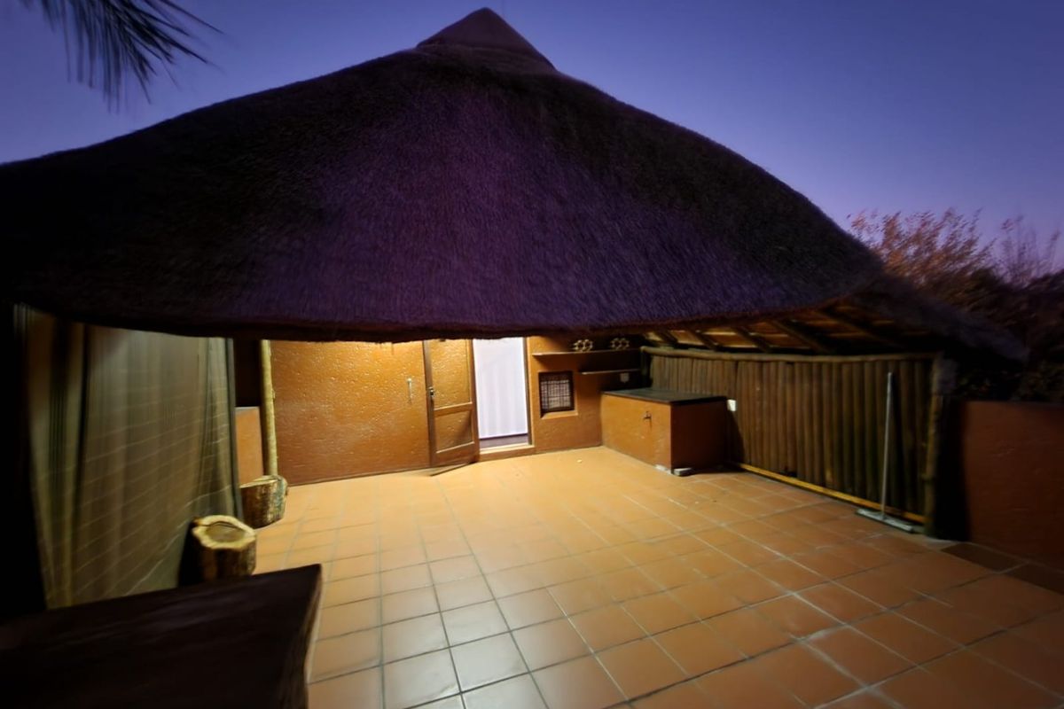 2 Bedroom Townhouse in Savuti Sunninghill - Photo 4