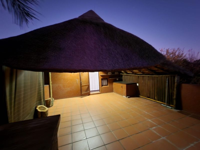 2 Bedroom Townhouse in Savuti Sunninghill - Photo 4