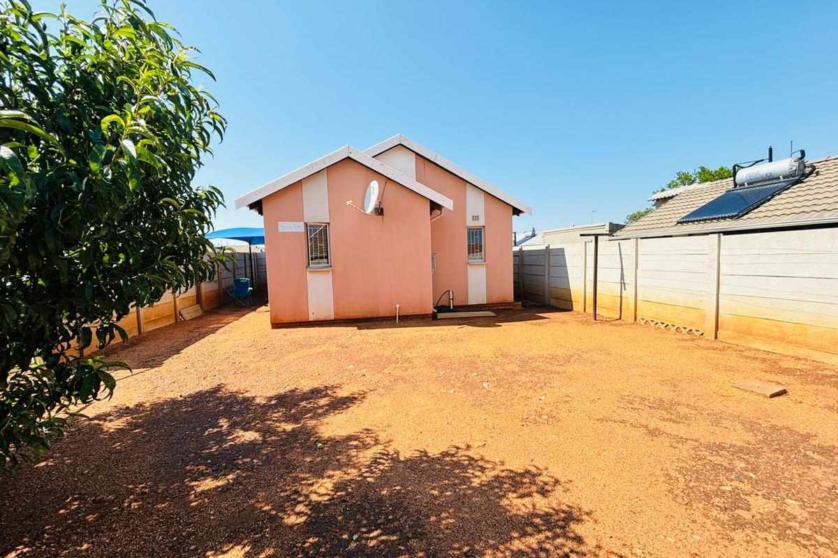 Affordable 2 bedroom house for sale in Sky City Alberton South.  - Photo 4