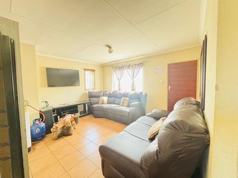 Affordable 2 bedroom house for sale in Sky City Alberton South.  - Photo 6