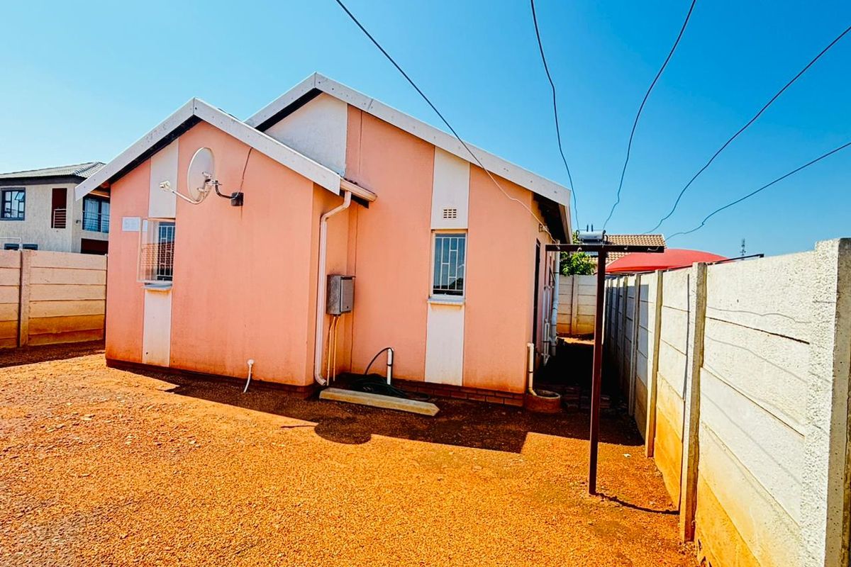 Affordable 2 bedroom house for sale in Sky City Alberton South.  - Photo 3