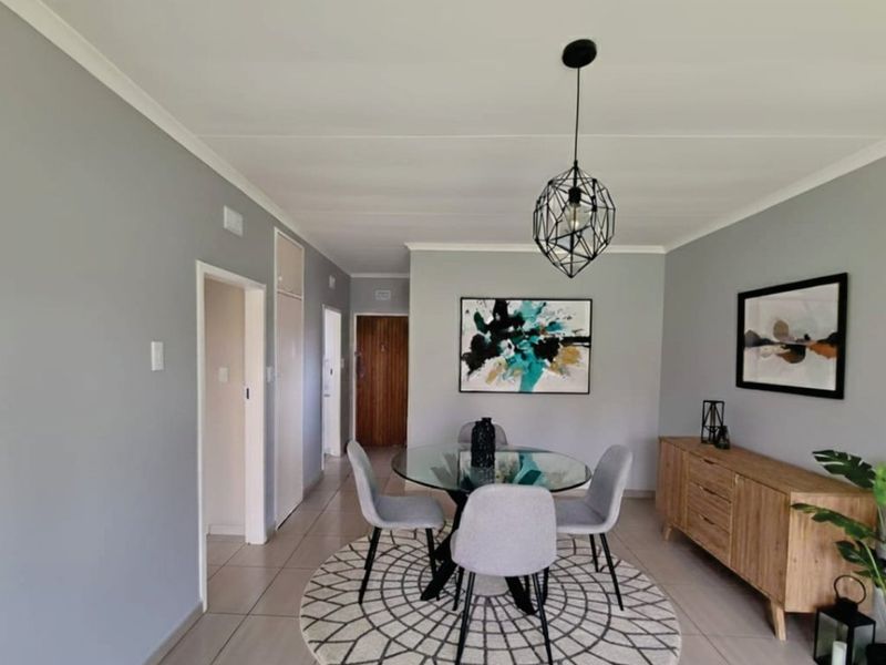 Cozy 1-Bedroom Townhouse - Photo 3