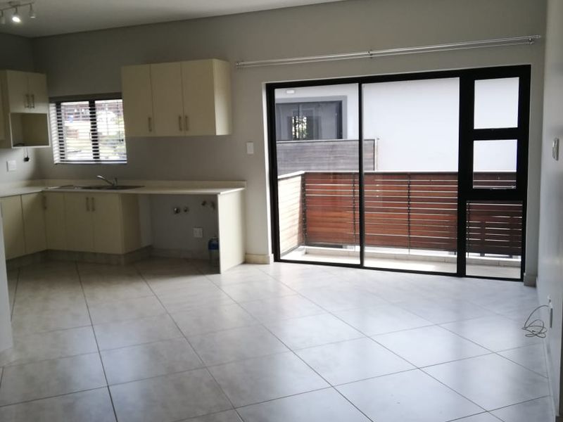 REDUCE TO SELL: Spacious Top-Floor Two-Bedroom Apartment in Park Hill, Durban North with Panoramic Views, Modern Finishes and Pet- Friendly Living - Photo 5