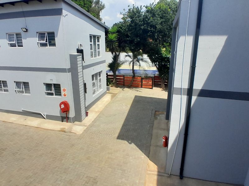 Very Spacious, NEW 2 Bedroom - available for 1 January 2026 - Photo 3