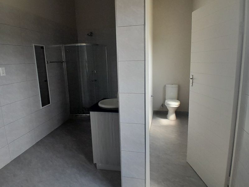 Very Spacious, NEW 2 Bedroom - available for 1 January 2026 - Photo 9