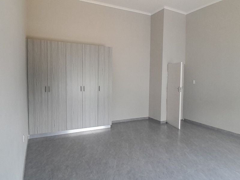 Very Spacious, NEW 2 Bedroom - available for 1 January 2026 - Photo 7