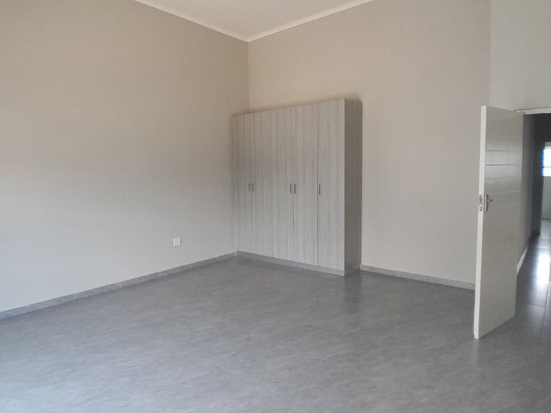 Very Spacious, NEW 2 Bedroom - available for 1 January 2026 - Photo 6