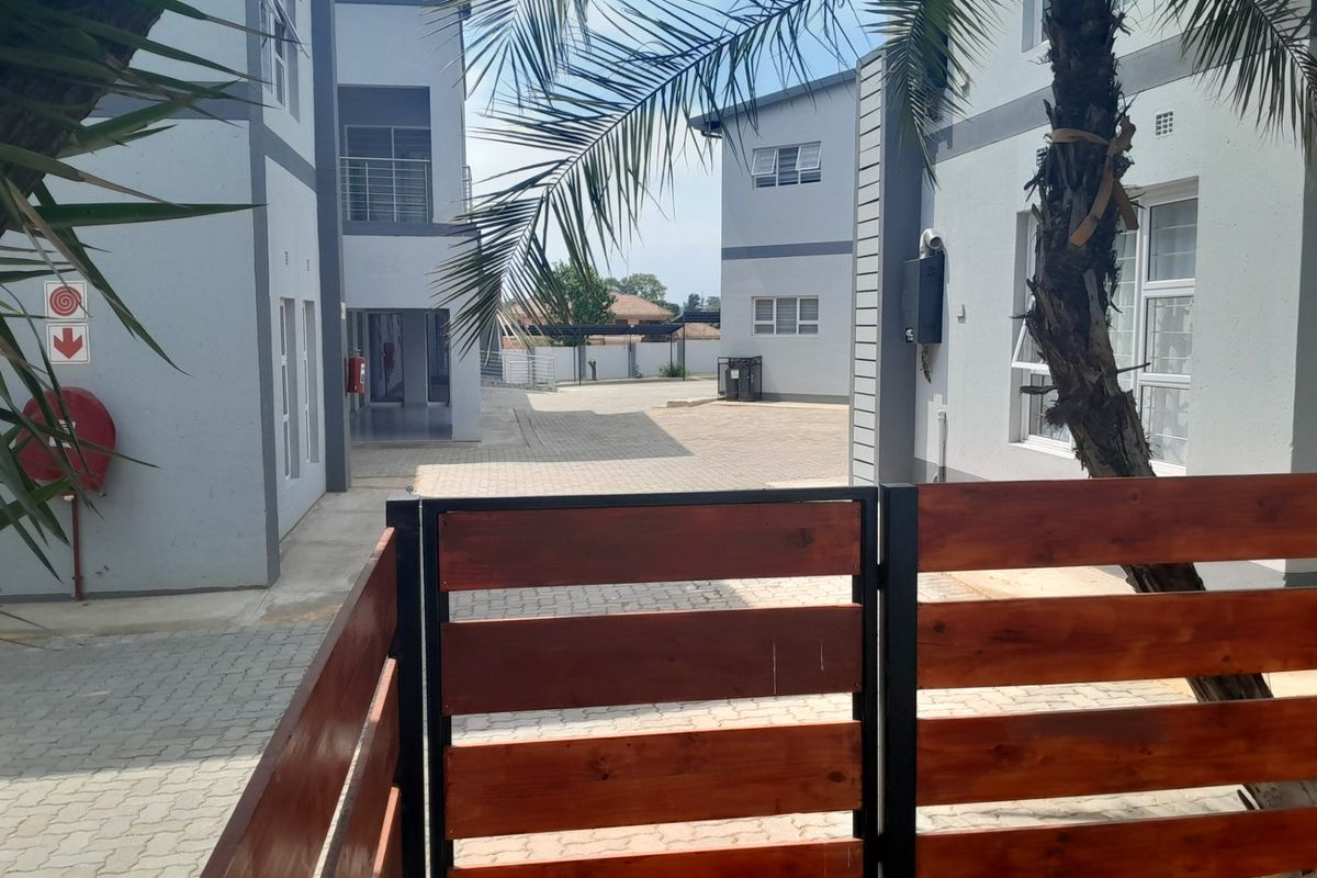 Very Spacious, NEW 2 Bedroom - available for 1 January 2026 - Photo 4