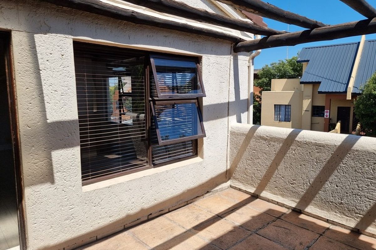 Modern 2-Bedroom, 2-Bathroom Apartment in Edenglen Ext18 - Photo 5