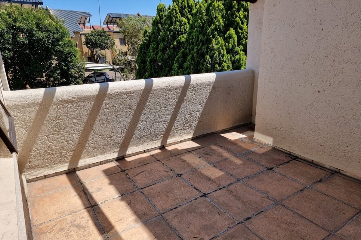 Modern 2-Bedroom, 2-Bathroom Apartment in Edenglen Ext18 - Photo 4