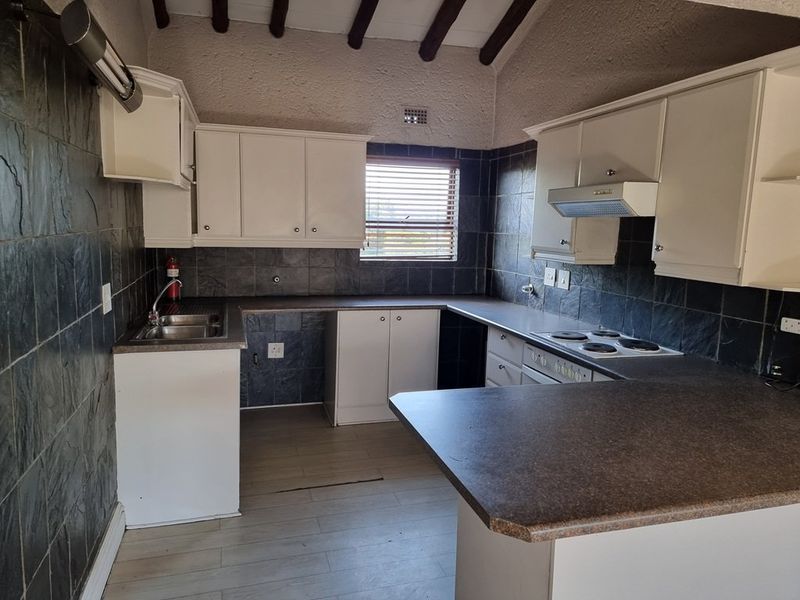 Modern 2-Bedroom, 2-Bathroom Apartment in Edenglen Ext18 - Photo 9