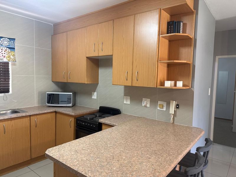 Modern 2-Bedroom Ground-Floor Apartment – Wilkoppies, Klerksdorp - Photo 6