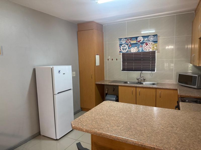 Modern 2-Bedroom Ground-Floor Apartment – Wilkoppies, Klerksdorp - Photo 8