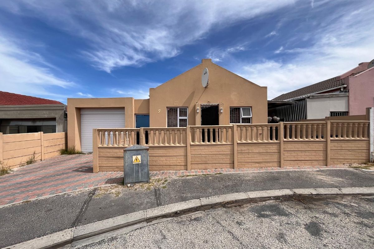 CHARMING TWO BEDROOM HOME WITH FLATLET - Photo 3