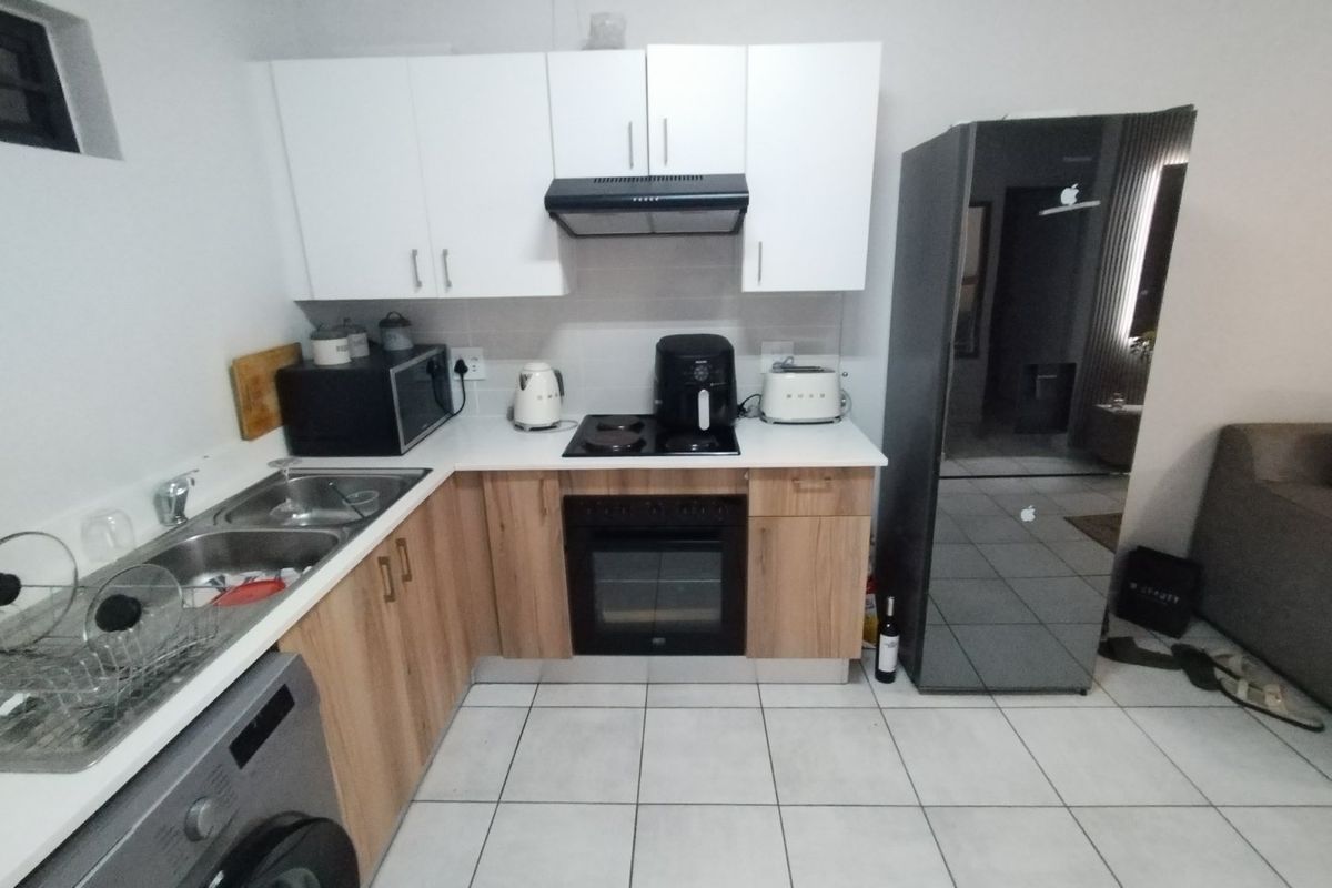 2 Bedroom with 1 Bathroom apartment available  for Rent - Photo 2