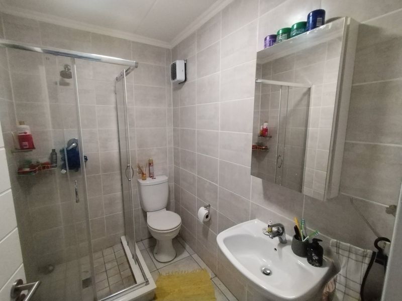 2 Bedroom with 1 Bathroom apartment available  for Rent - Photo 9