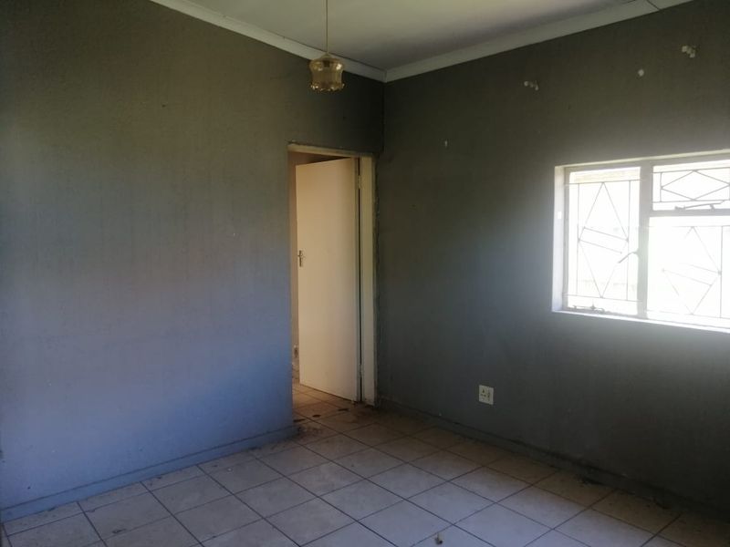 Prime Investment Opportunity in Oudorp – 6-Bedroom Income Generator - Photo 5