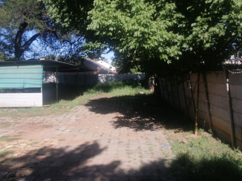 Prime Investment Opportunity in Oudorp – 6-Bedroom Income Generator - Photo 6