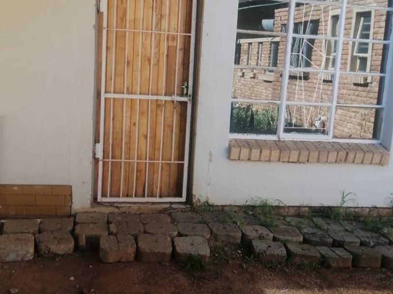 Prime Investment Opportunity in Oudorp – 6-Bedroom Income Generator - Photo 4
