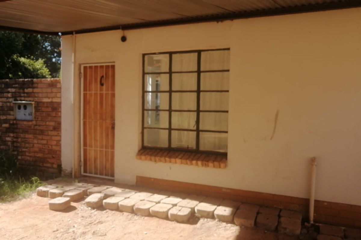 Prime Investment Opportunity in Oudorp – 6-Bedroom Income Generator - Photo 3