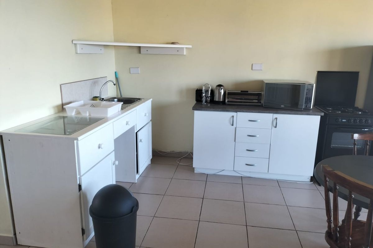 Self-Catering unit with Stunning Sea Views available for short term accommodation - Photo 5