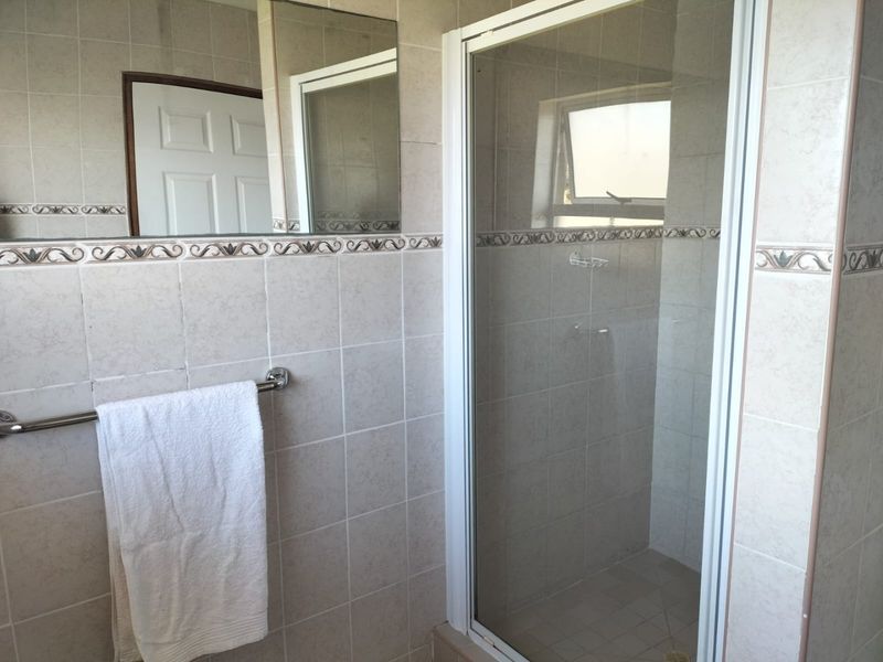 Self-Catering unit with Stunning Sea Views available for short term accommodation - Photo 6