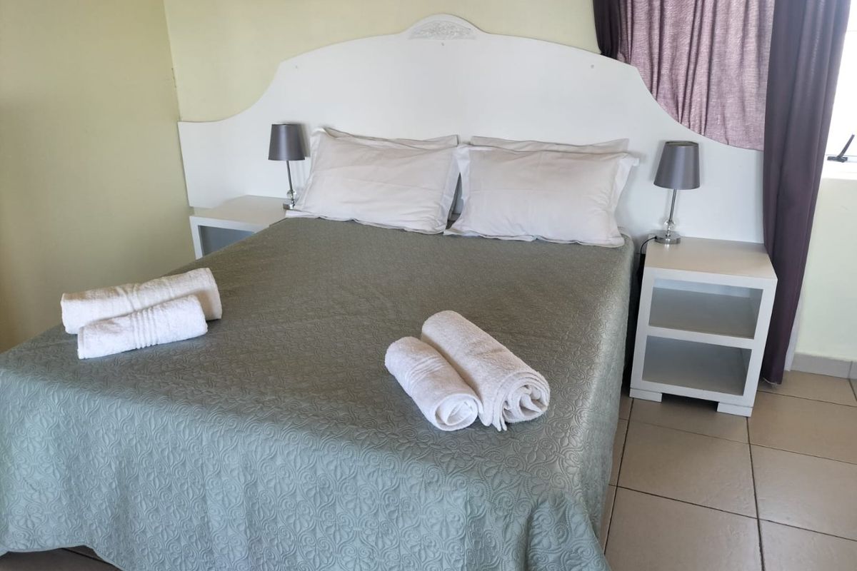 Self-Catering unit with Stunning Sea Views available for short term accommodation - Photo 4