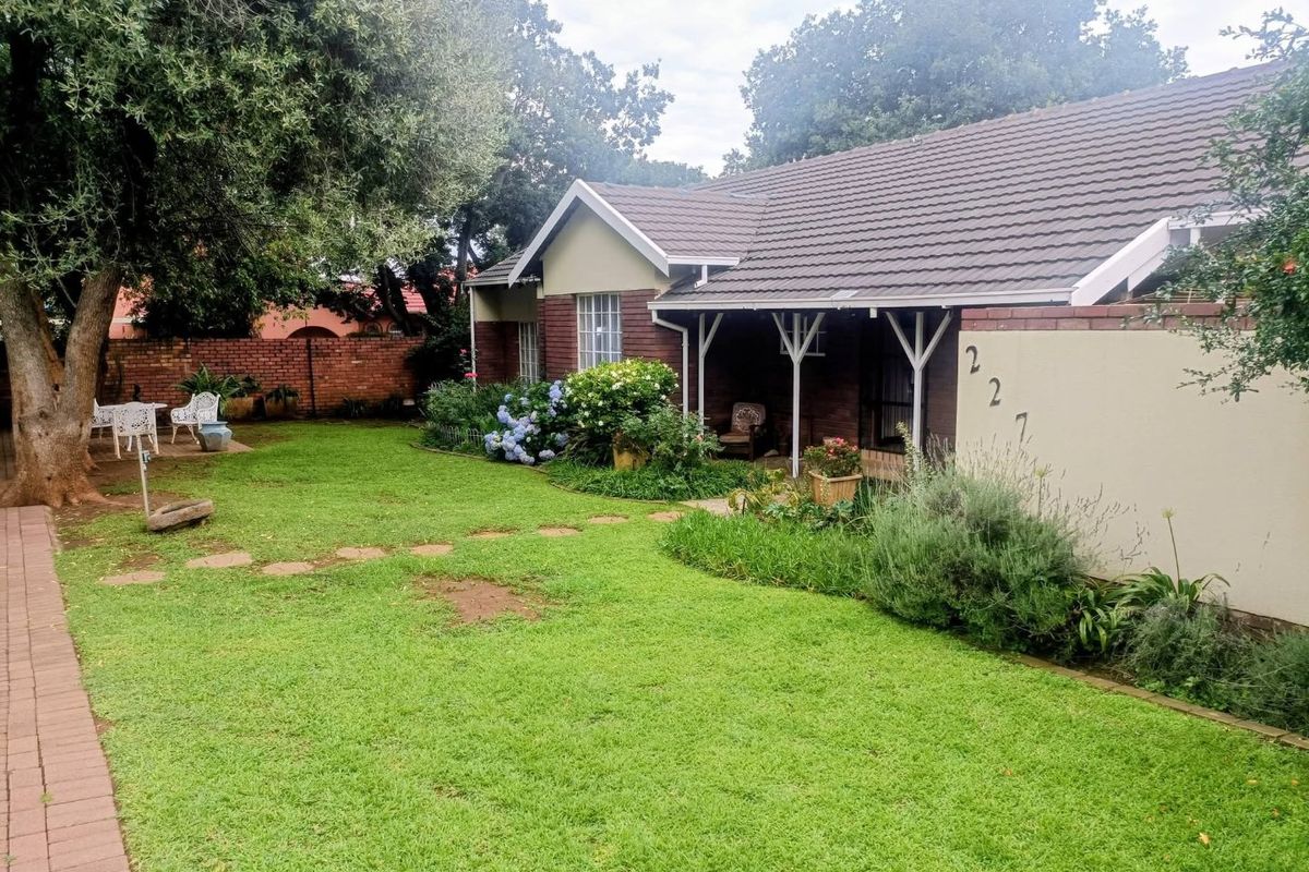 FOR SALE:- WIERDA PARK(X6)-R2.150m - Photo 2