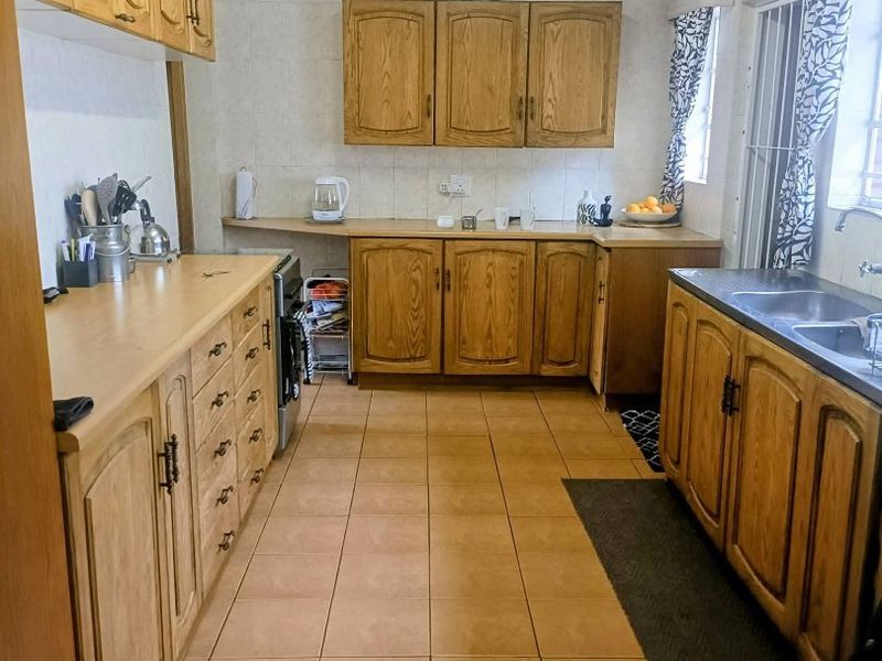 FOR SALE:- WIERDA PARK(X6)-R2.150m - Photo 7