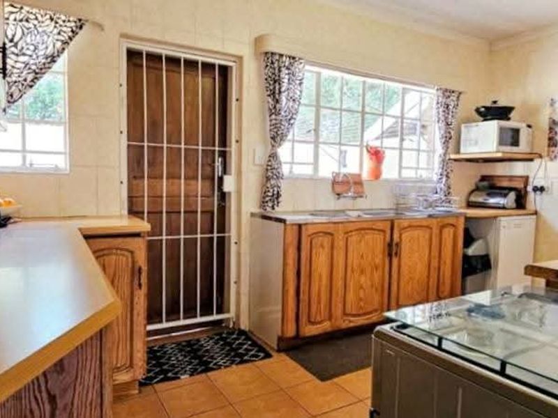 FOR SALE:- WIERDA PARK(X6)-R2.150m - Photo 6