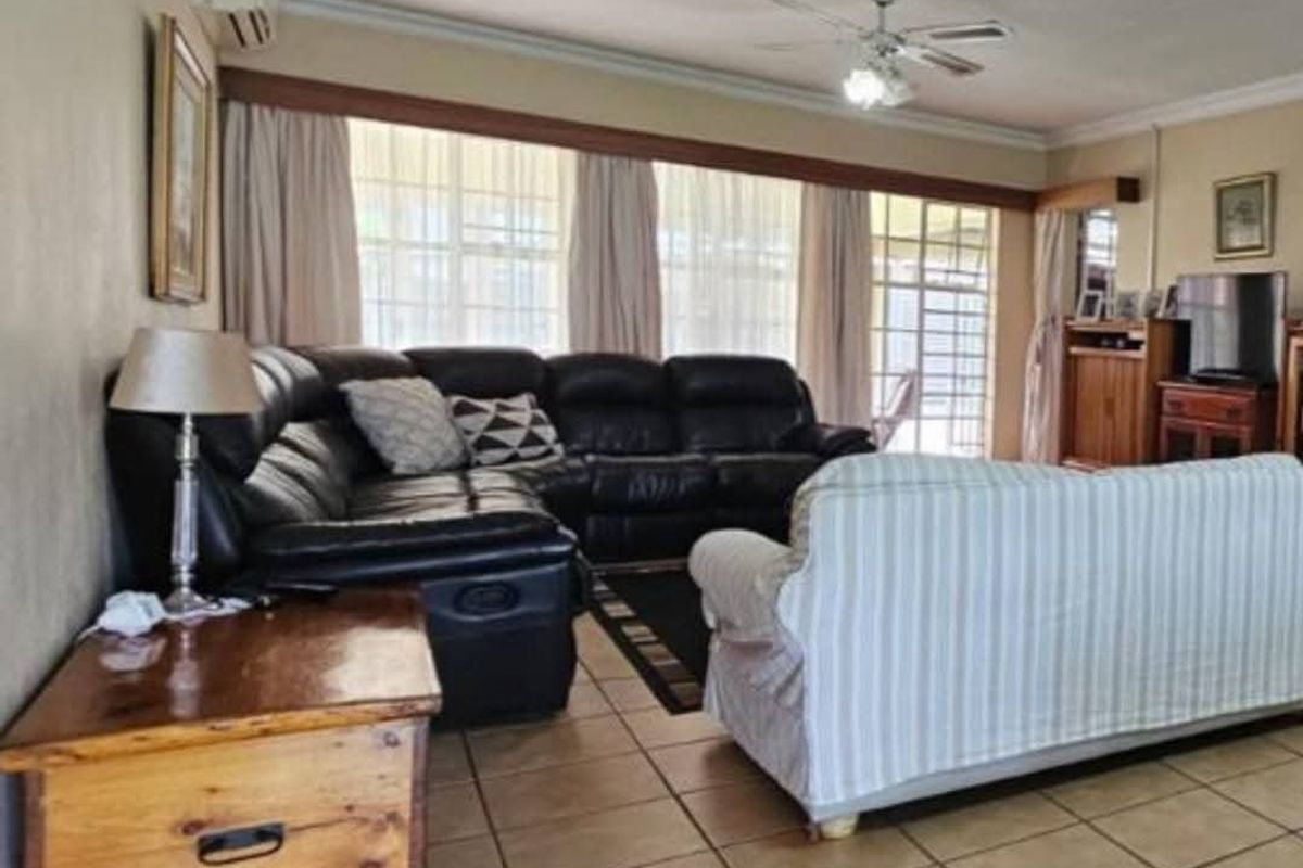 FOR SALE:- WIERDA PARK(X6)-R2.150m - Photo 3