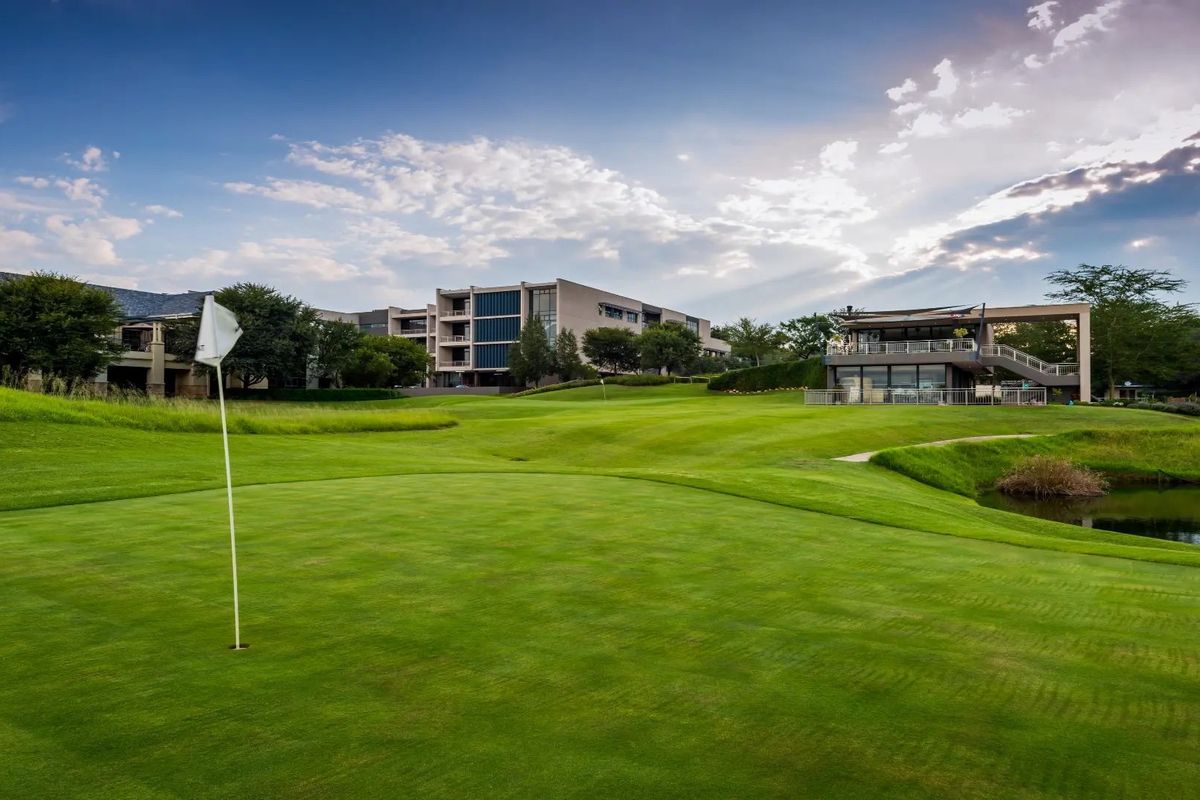 Scenic Second-Floor Office Space – Premium Park Setting - Photo 2