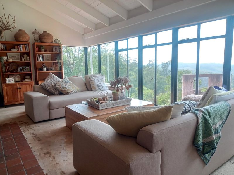 Contemporary Spacious Three Bed Family Home on Shared Property with magnificent views- Celtis Road, Hilton - Photo 3