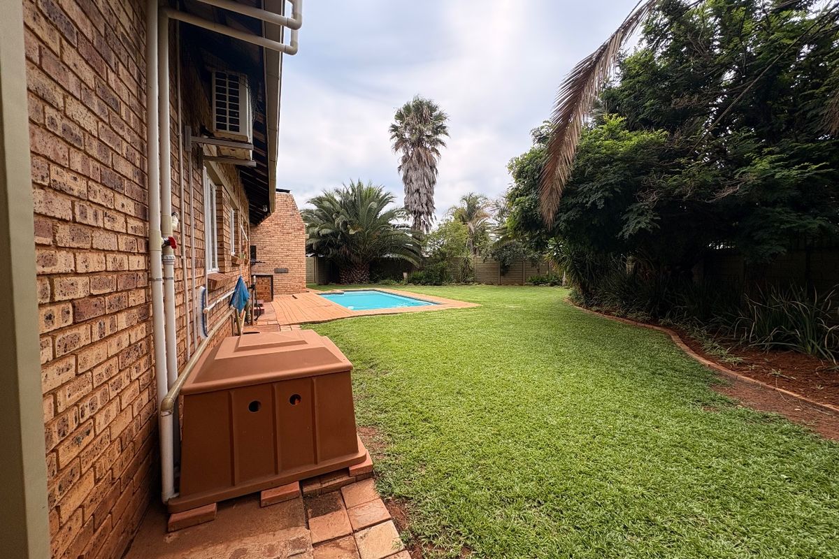 Charming 3 Bedroom Family Home in Doringkruin. Low Maintenance & Move-In Ready - Photo 3