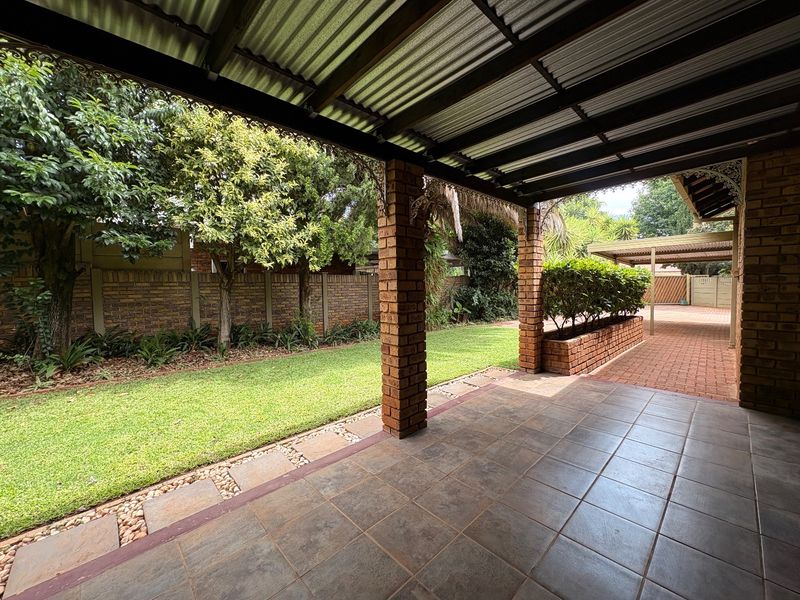Charming 3 Bedroom Family Home in Doringkruin. Low Maintenance & Move-In Ready - Photo 7